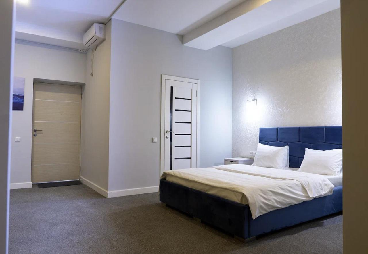 Montana Hotel อัลมาตี ภายนอก รูปภาพ